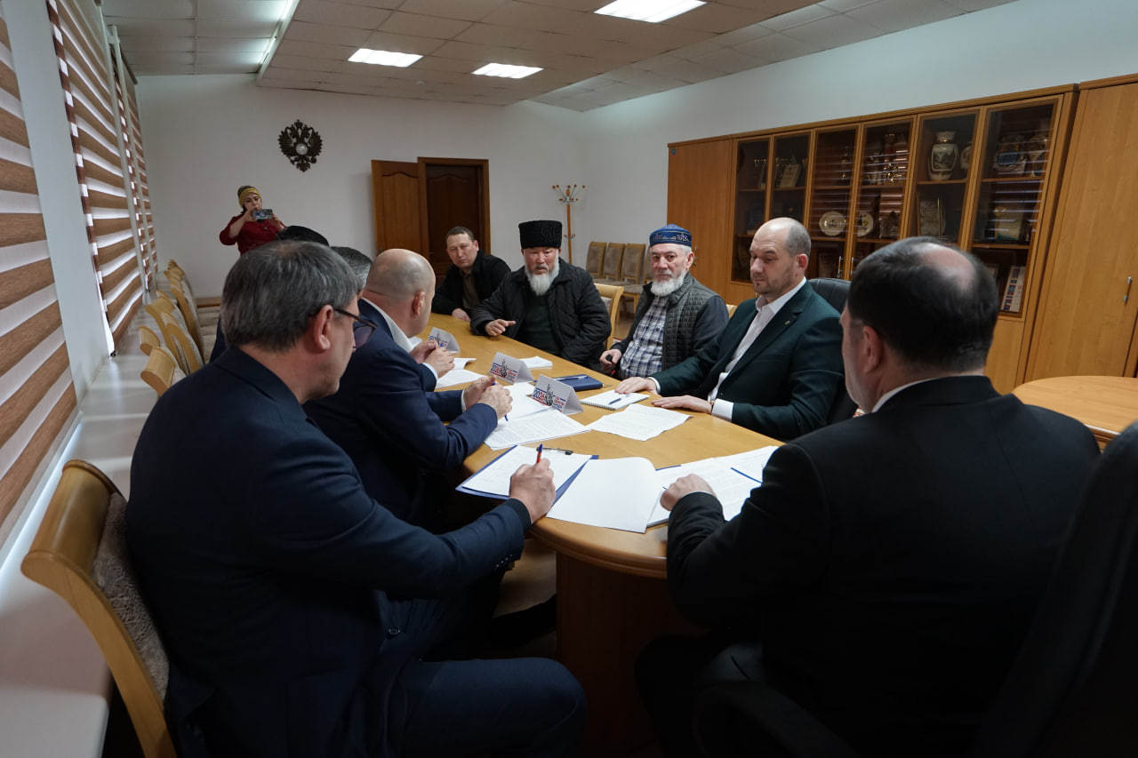 Арсланбек Алибеков провел личный прием граждан в Кизляре